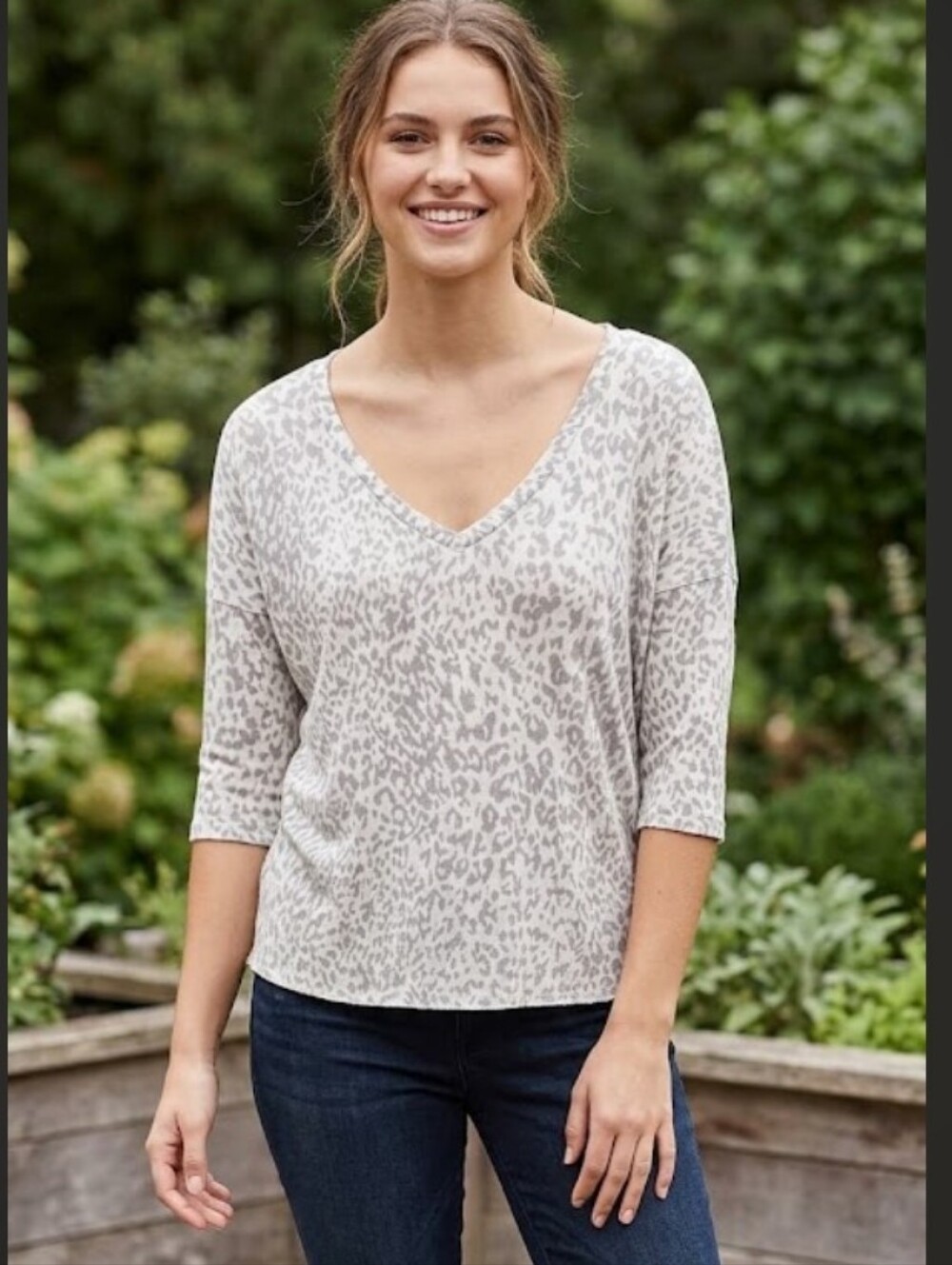 Express Taupe and Light Gray Leopard Print V-Neck Tee